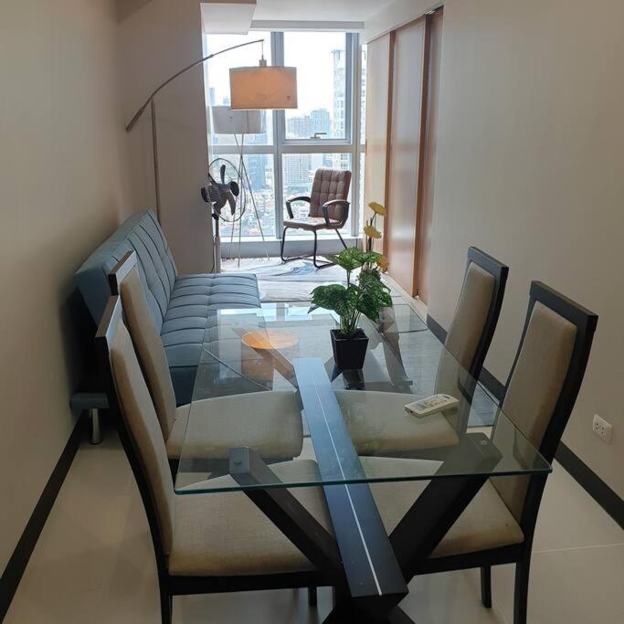 Cozy 1Br Uptown Parksuites Tower1 Bgc Manila Bagian luar foto
