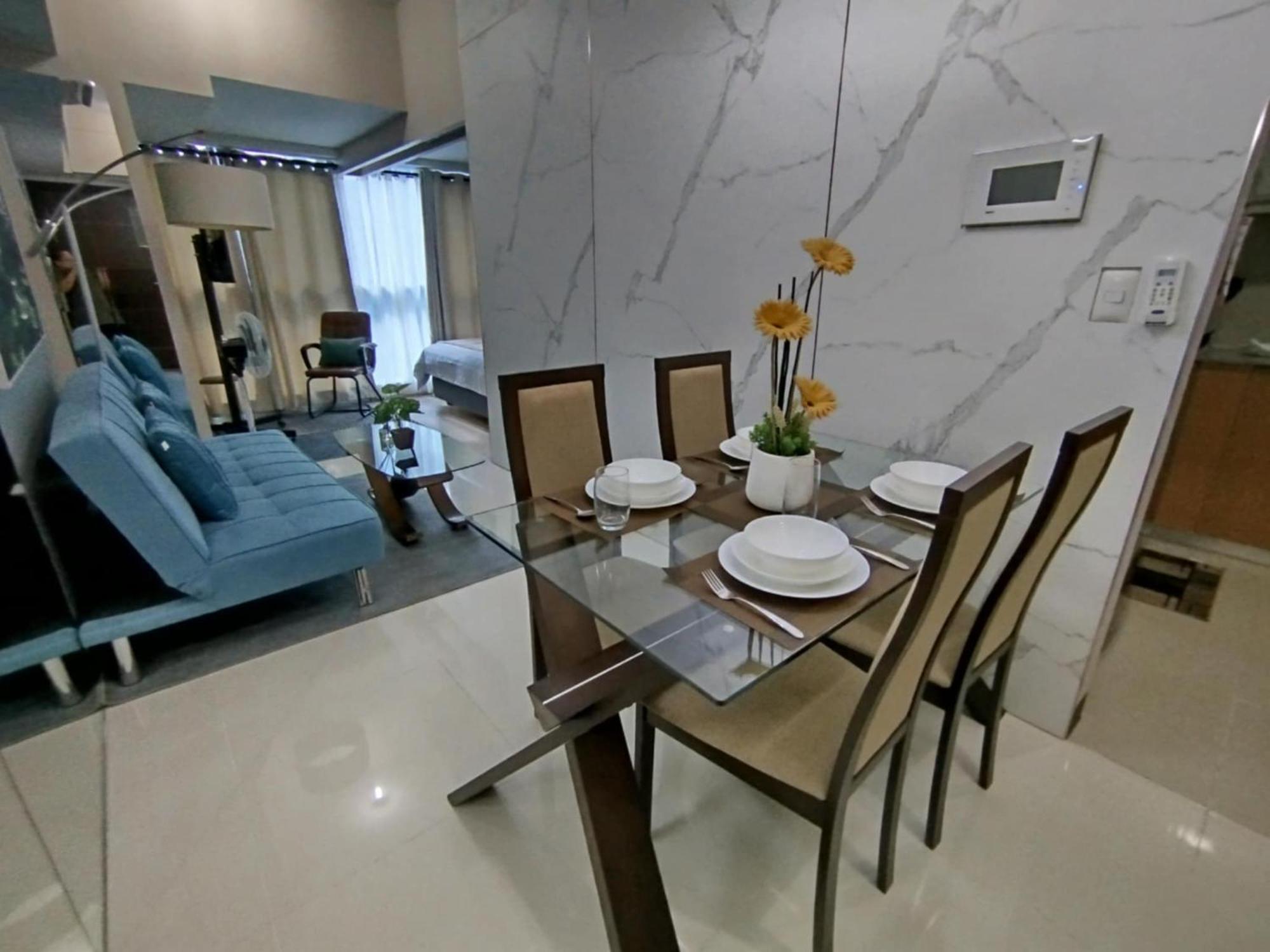 Cozy 1Br Uptown Parksuites Tower1 Bgc Manila Bagian luar foto